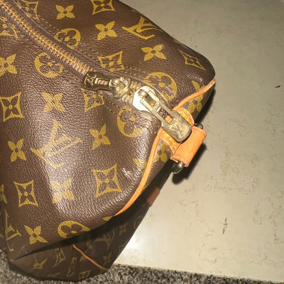 Authentic Louis Vuitton Keepall 50 Bandouliere Travel Bag with Strap - Picture 7 of 17